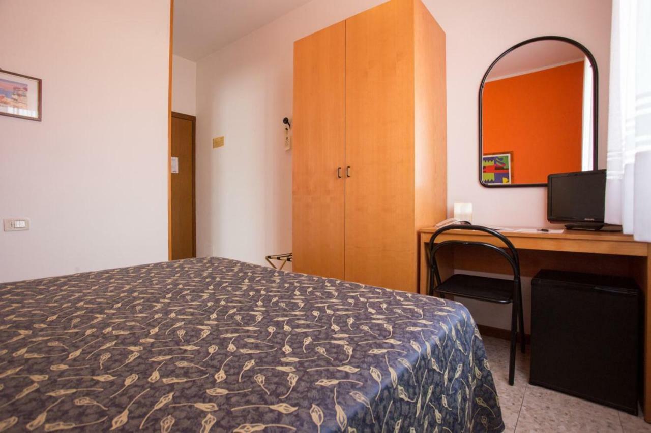 Hotel Benacus Bardolino Dış mekan fotoğraf